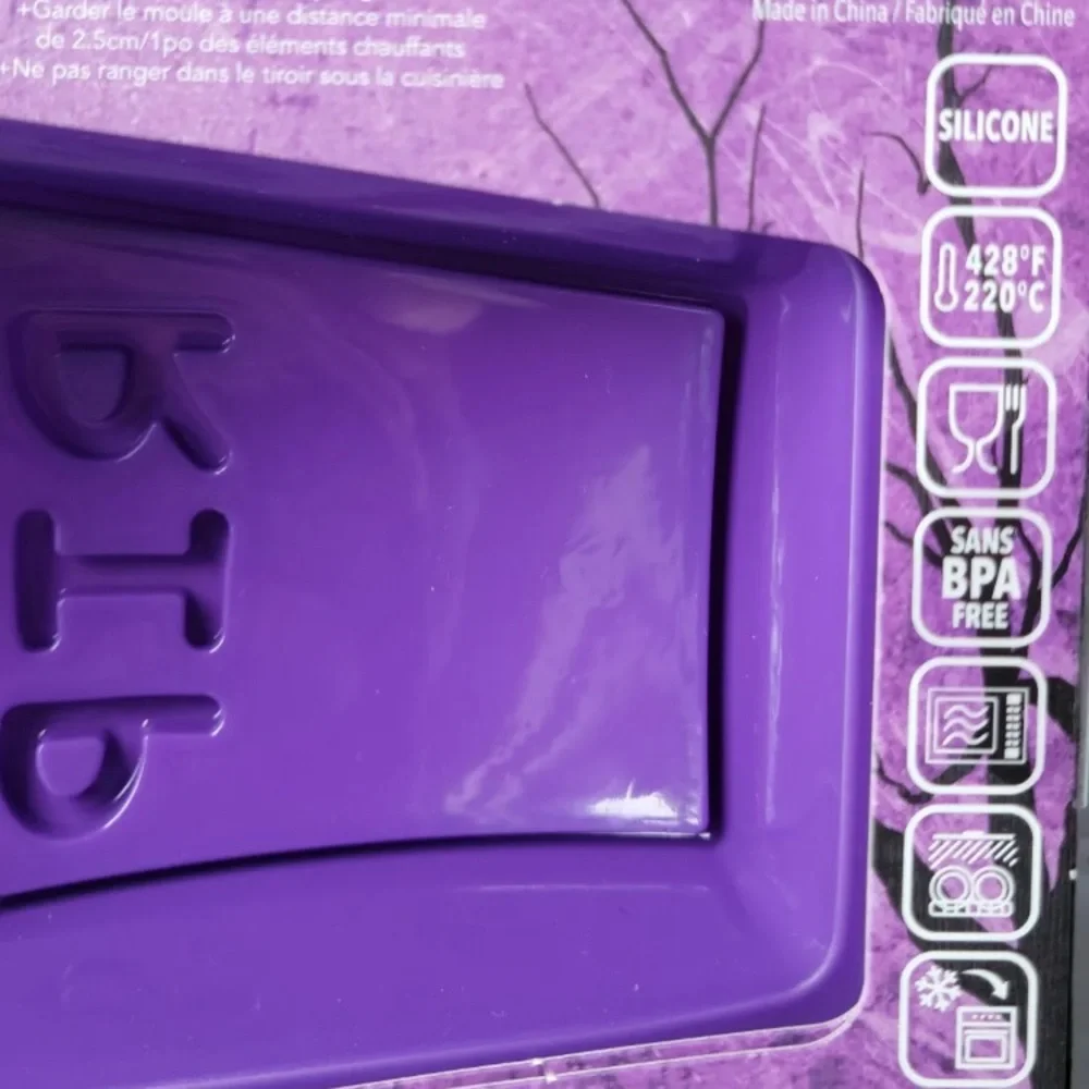 Trudeau Silicone 6ct Halloween Tombstone Jumbo CUPCAKE Baking Pan Mold Purple
